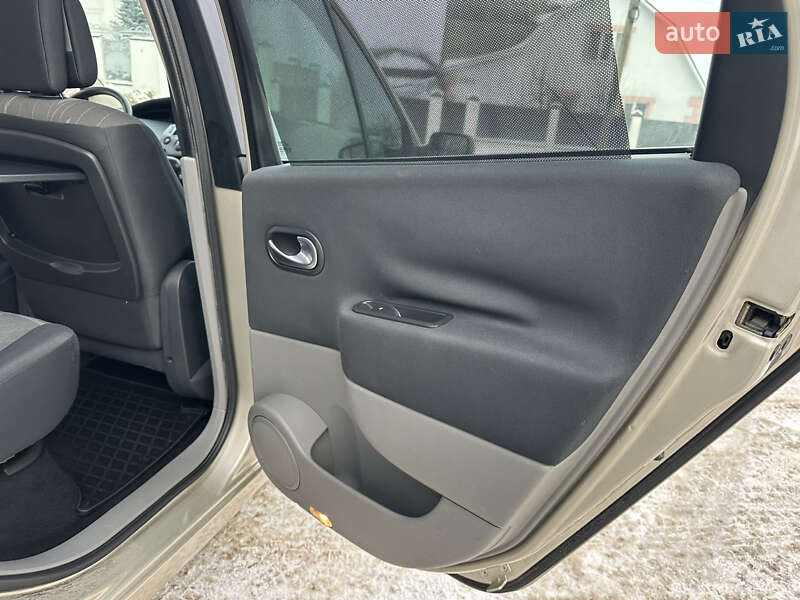 Минивэн Renault Scenic 2006 в Виннице