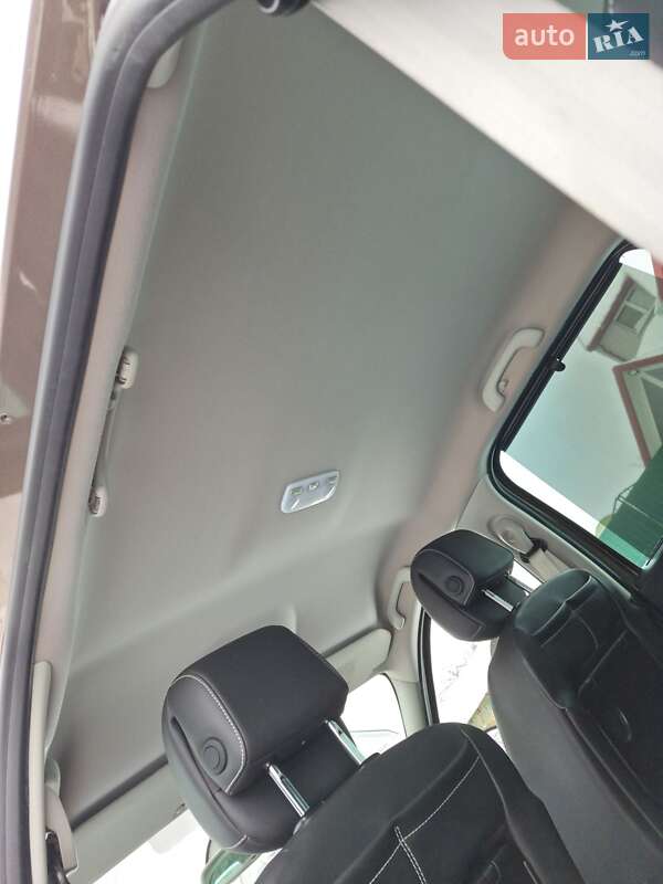 Минивэн Renault Scenic 2014 в Вараше фото 32 Минивэн Renault Scenic 2014 в Вараше