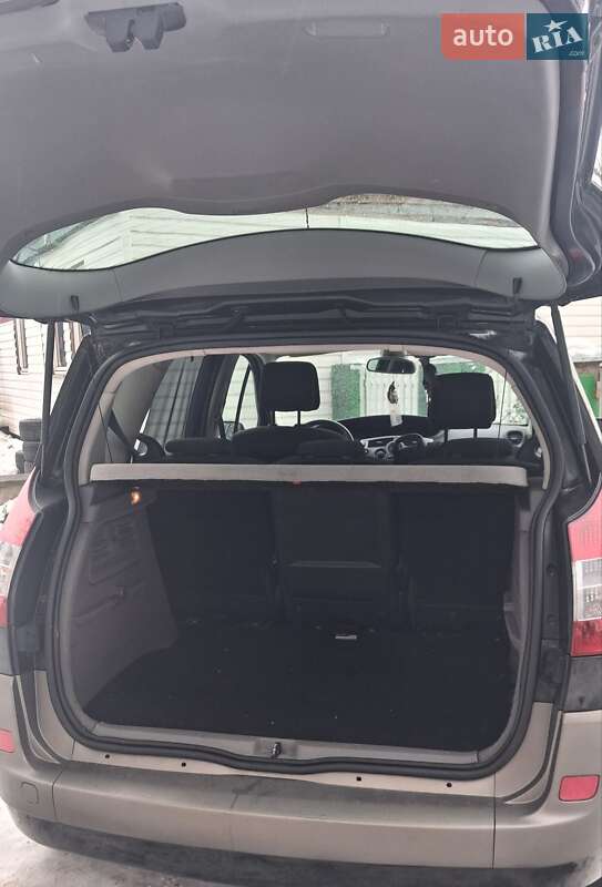 Минивэн Renault Scenic 2005 в Дубно