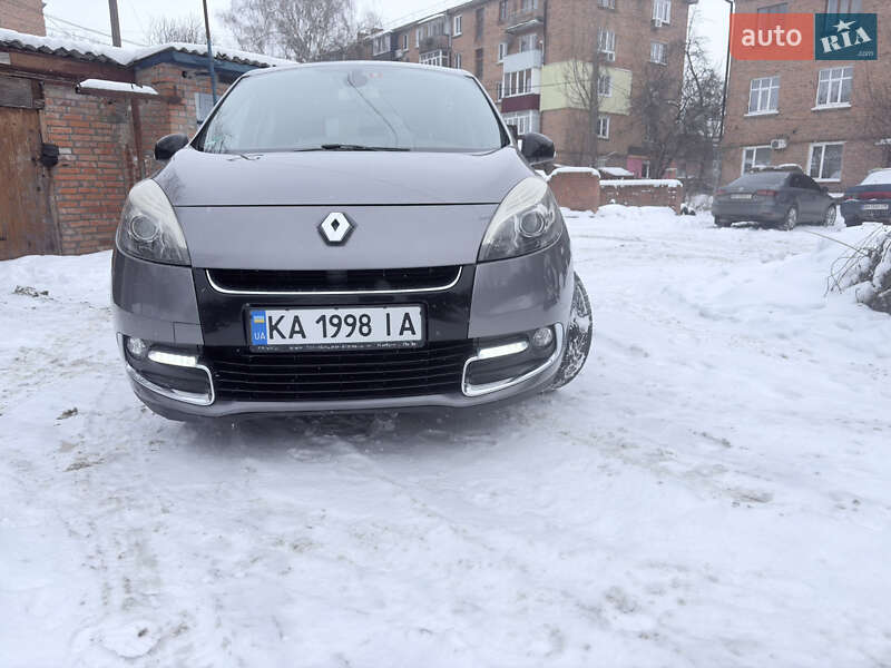 Минивэн Renault Scenic 2012 в Ромнах