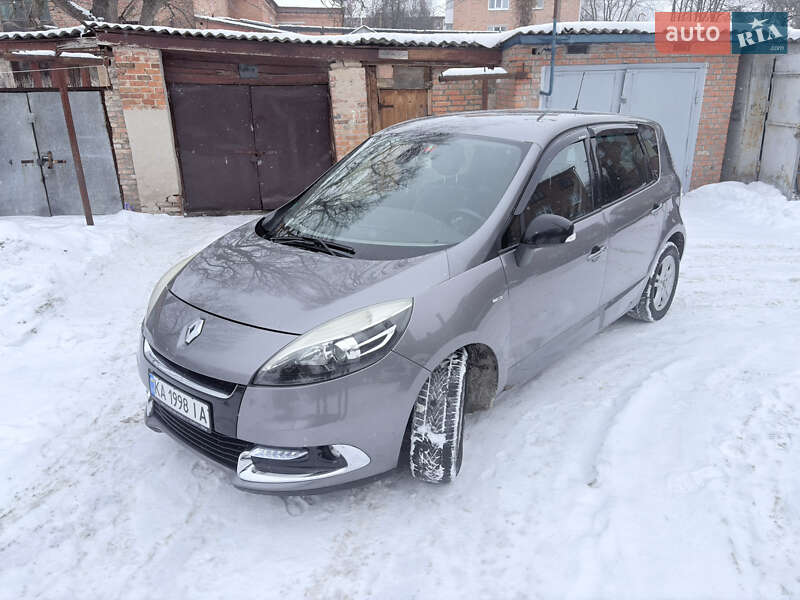 Минивэн Renault Scenic 2012 в Ромнах