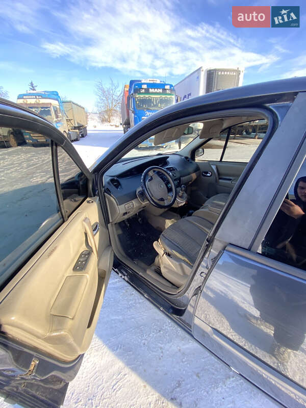 Минивэн Renault Scenic 2004 в Томашполе