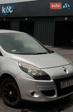 Мінівен Renault Scenic 2011 в Кам'янець-Подільському