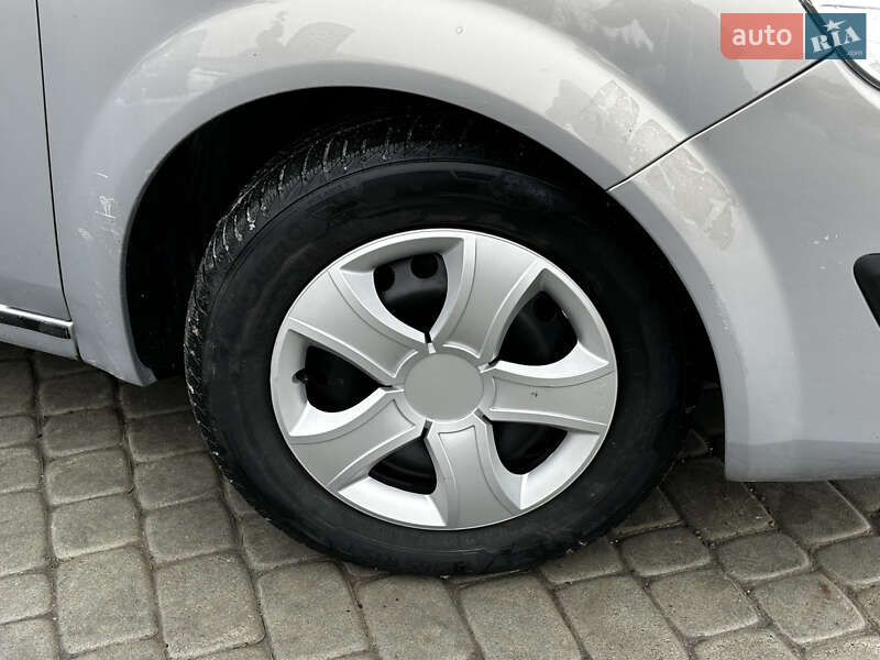 Минивэн Renault Scenic 2005 в Львове фото 5 Минивэн Renault Scenic 2005 в Львове