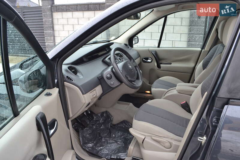 Минивэн Renault Scenic 2006 в Ровно
