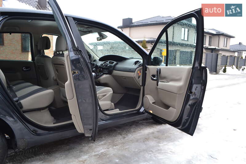 Минивэн Renault Scenic 2006 в Ровно