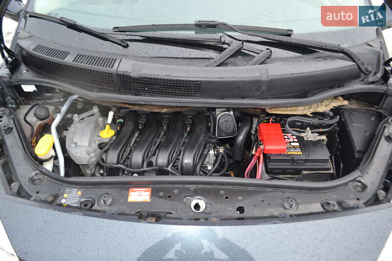 Минивэн Renault Scenic 2006 в Ровно