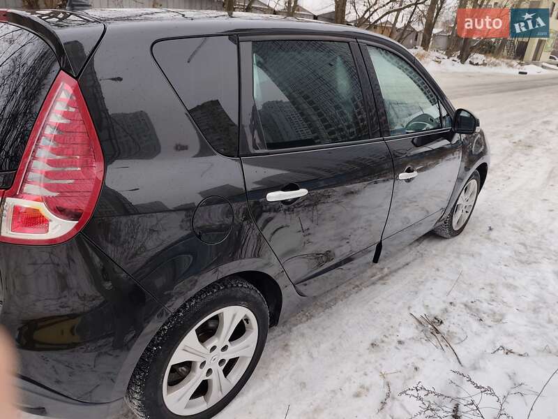 Минивэн Renault Scenic 2010 в Киеве