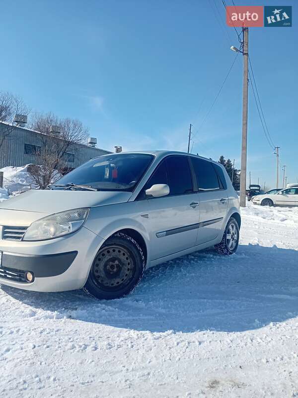 Минивэн Renault Scenic 2003 в Нетешине