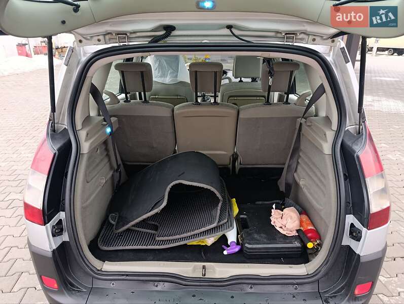 Мінівен Renault Scenic 2006 в Чернівцях