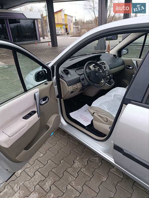 Мінівен Renault Scenic 2006 в Чернівцях