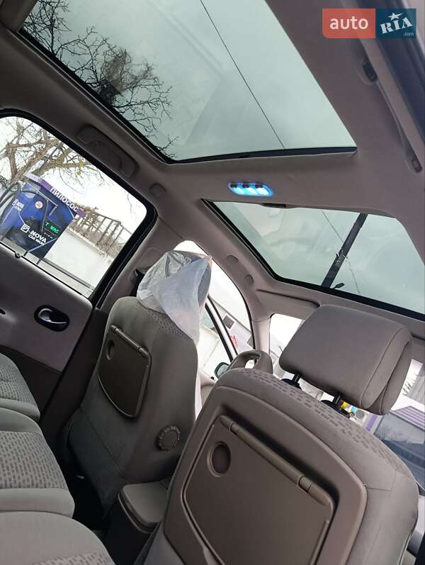 Мінівен Renault Scenic 2006 в Чернівцях