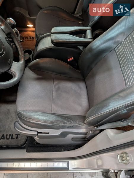 Минивэн Renault Scenic 2005 в Луцке