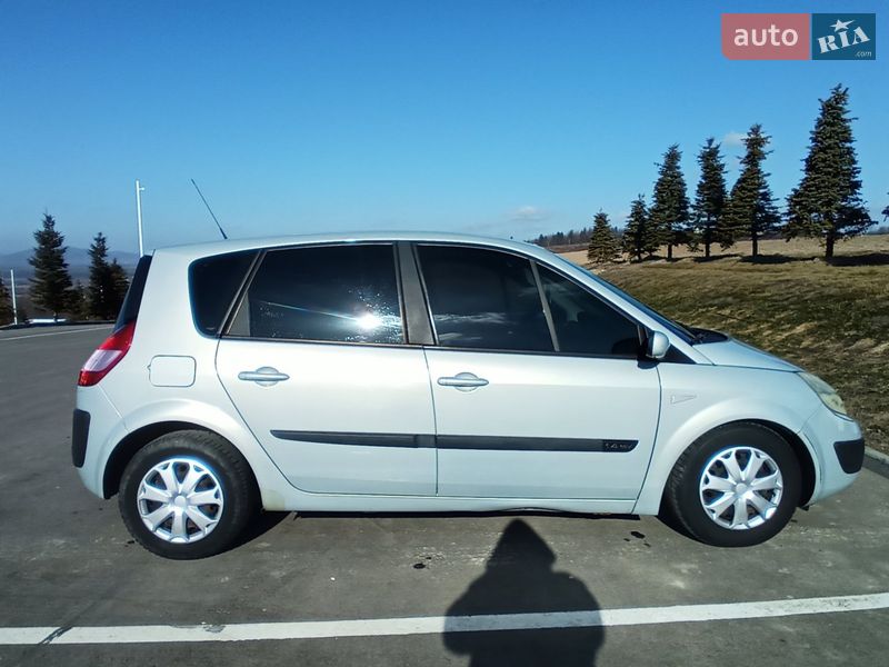 Минивэн Renault Scenic 2004 в Надворной