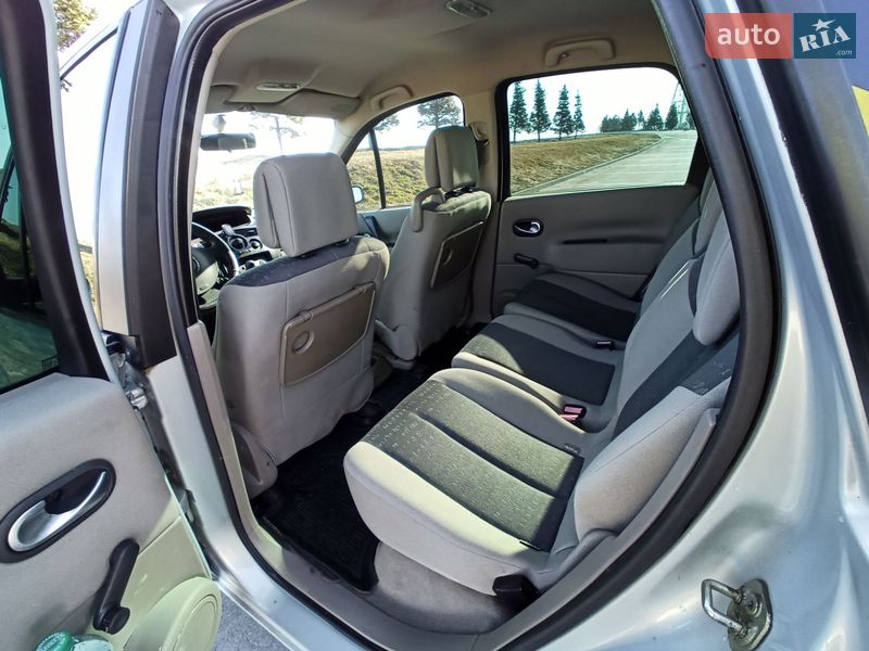Минивэн Renault Scenic 2004 в Надворной
