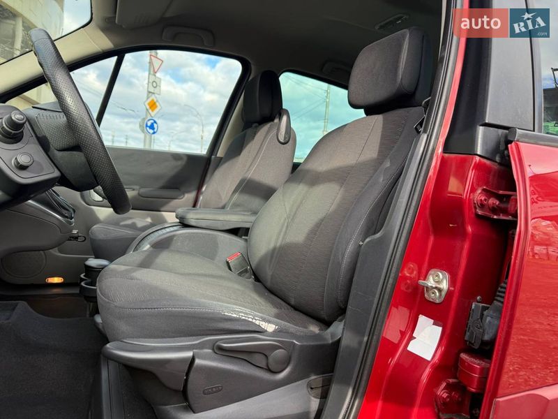 Минивэн Renault Scenic 2006 в Киеве