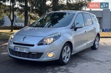 Мінівен Renault Scenic 2010 в Рівному