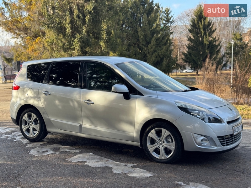 Минивэн Renault Scenic 2010 в Ровно