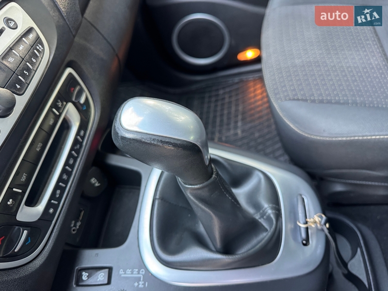 Минивэн Renault Scenic 2010 в Ровно