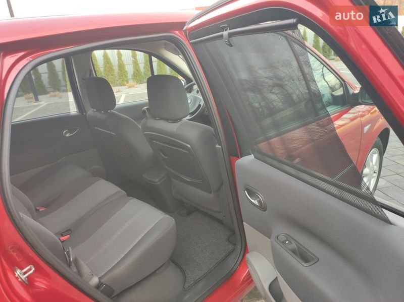 Минивэн Renault Scenic 2006 в Луцке