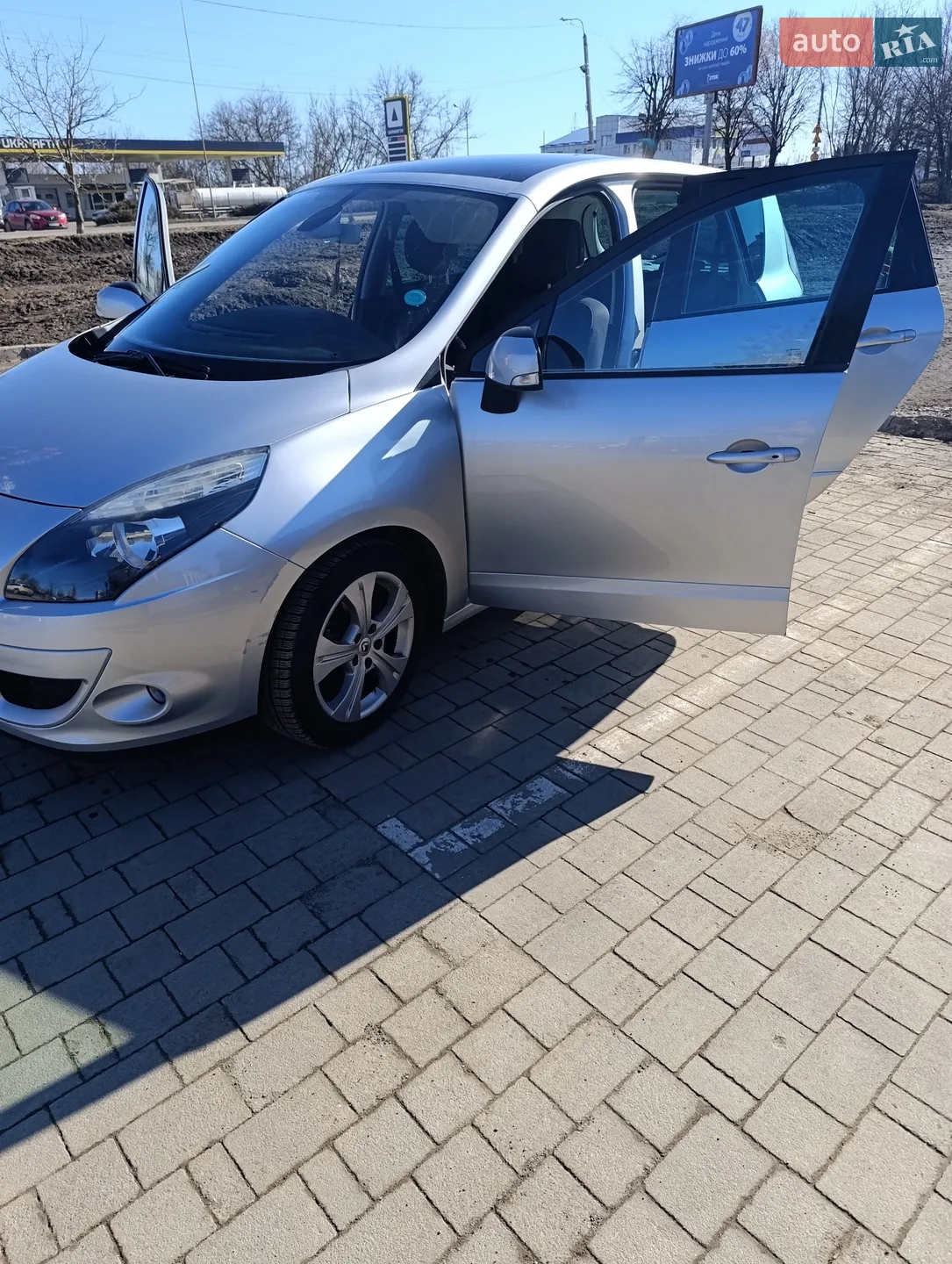 2010 Renault Scenic - мініатюра 3