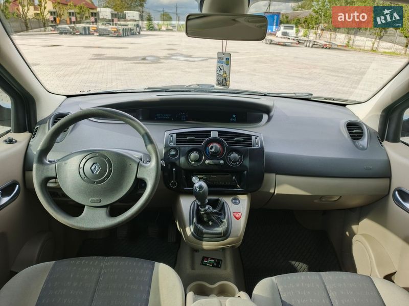 Минивэн Renault Scenic 2005 в Городке