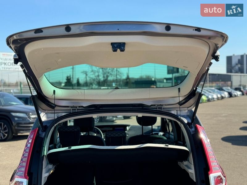 Мінівен Renault Scenic 2010 в Києві