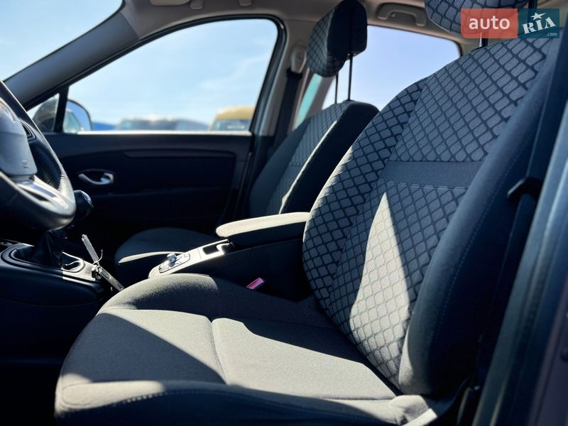 Мінівен Renault Scenic 2010 в Києві