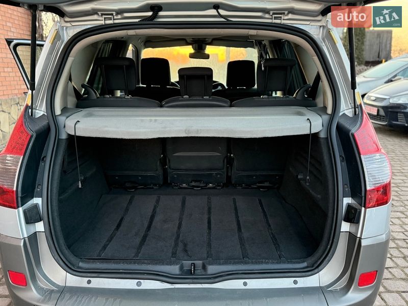 Минивэн Renault Scenic 2006 в Сарнах