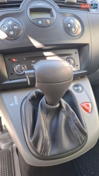 Минивэн Renault Scenic 2004 в Николаеве