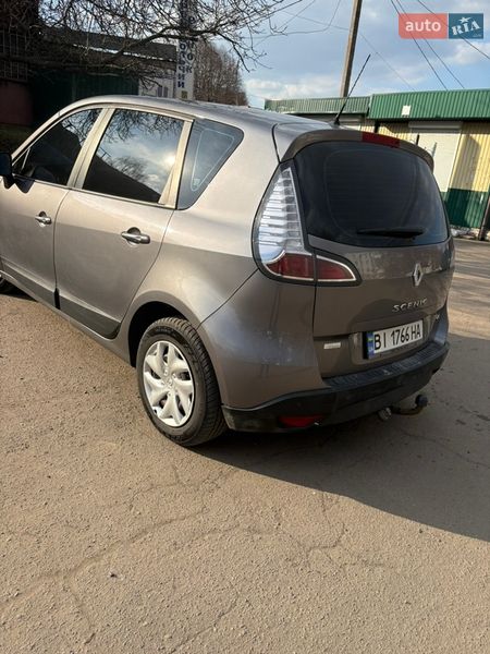 Минивэн Renault Scenic 2013 в Карловке