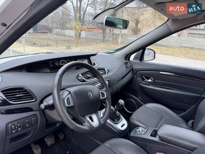 Минивэн Renault Scenic 2013 в Днепре