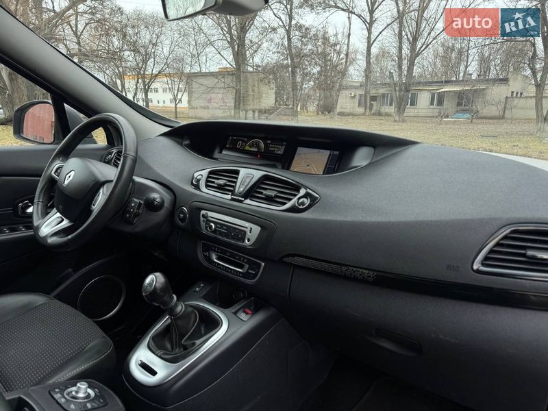 Минивэн Renault Scenic 2013 в Днепре