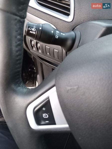 Минивэн Renault Scenic 2011 в Днепре