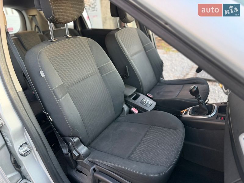 Минивэн Renault Scenic 2010 в Ровно