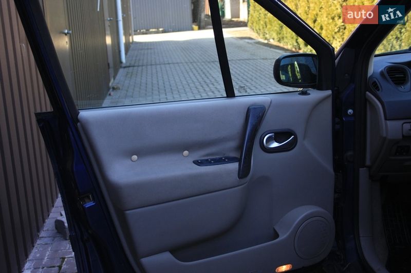 Мінівен Renault Scenic 2003 в Кропивницькому