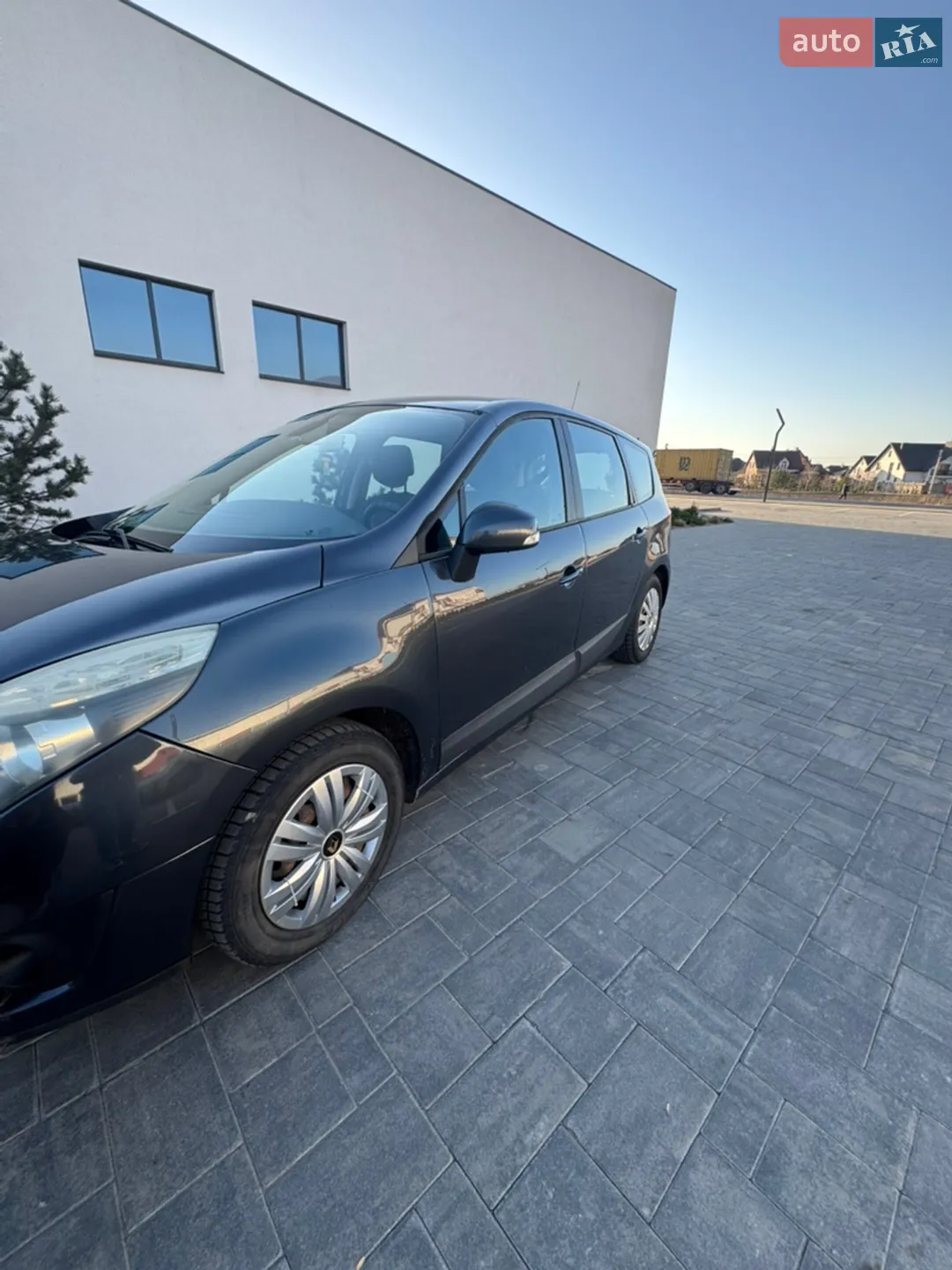 2010 Renault Scenic - мініатюра 2