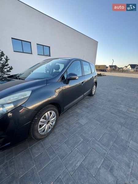Минивэн Renault Scenic 2010 в Луцке