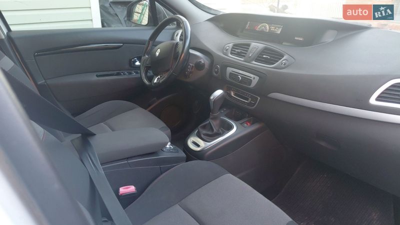Минивэн Renault Scenic 2014 в Хмельнике
