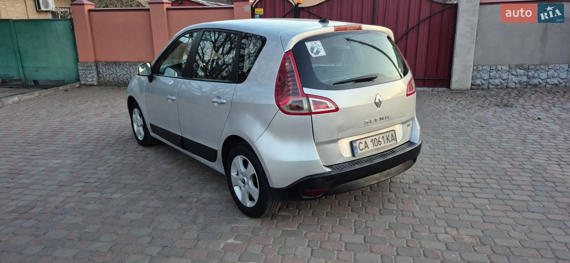 2010 Renault Scenic - мініатюра 2