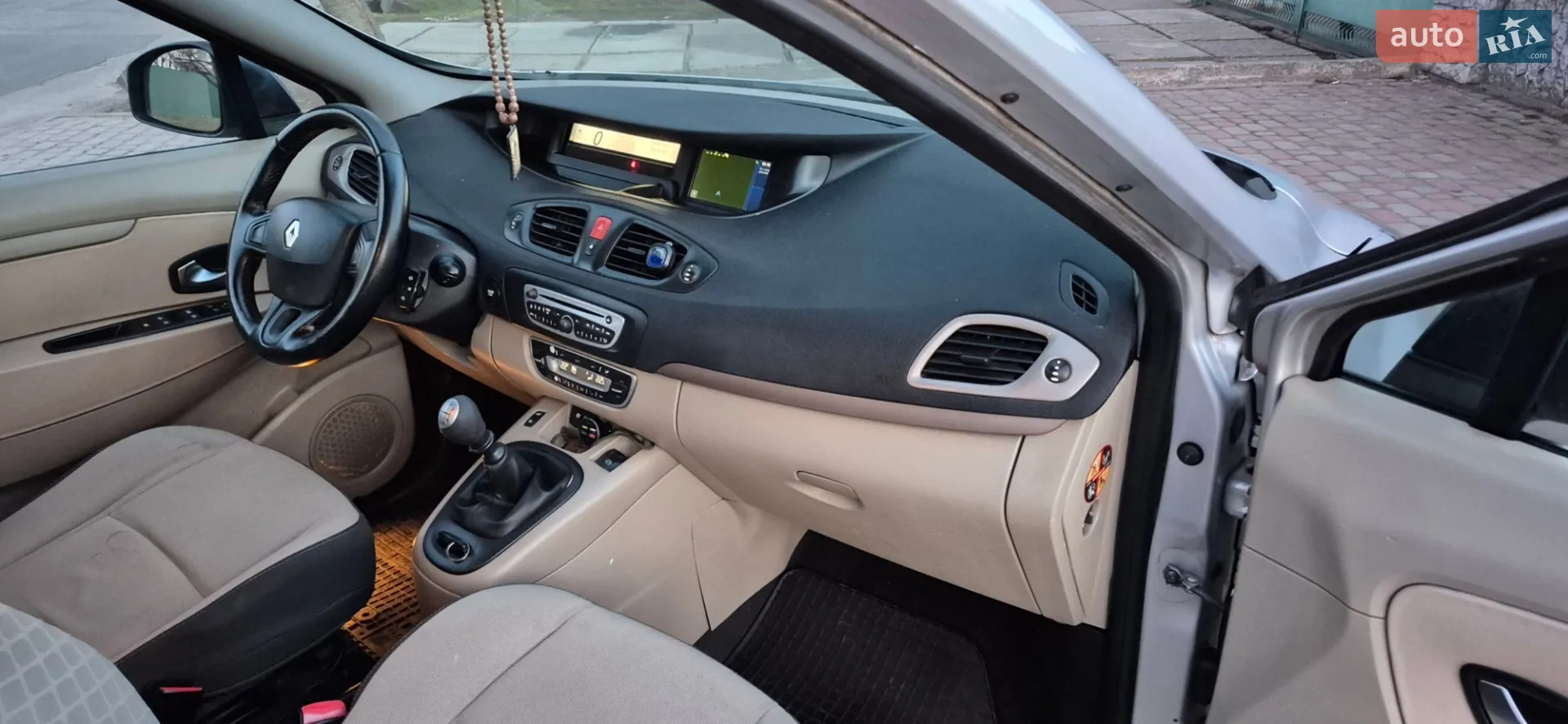 2010 Renault Scenic - мініатюра 17