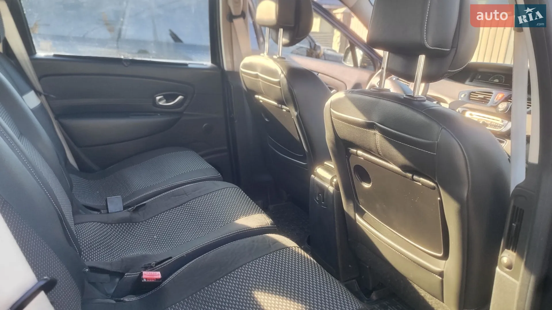 2010 Renault Scenic - мініатюра 7