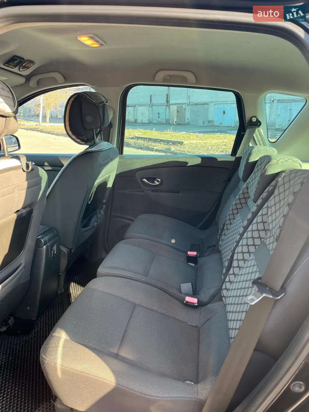 2010 Renault Scenic - мініатюра 18