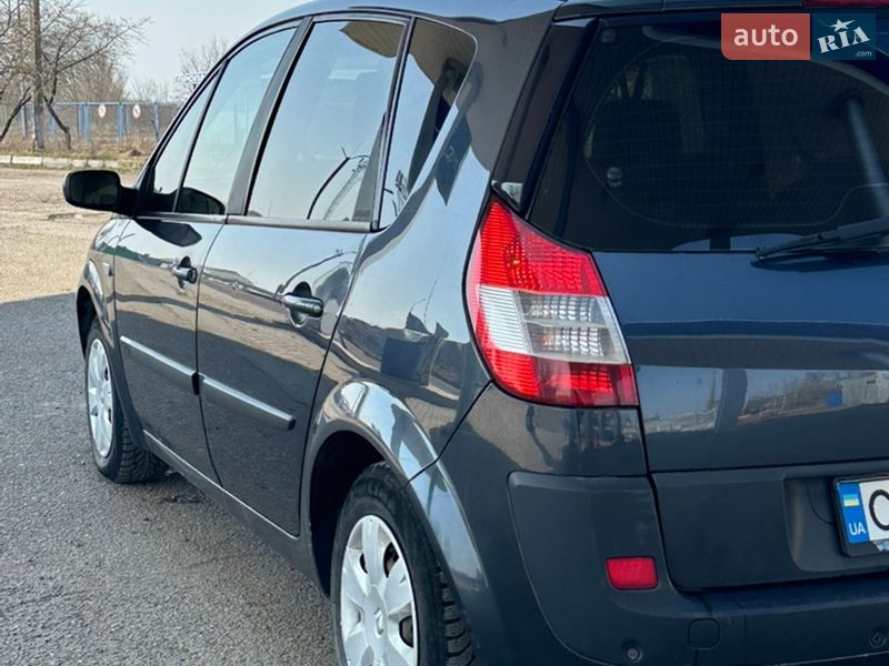 Мінівен Renault Scenic 2006 в Хотині