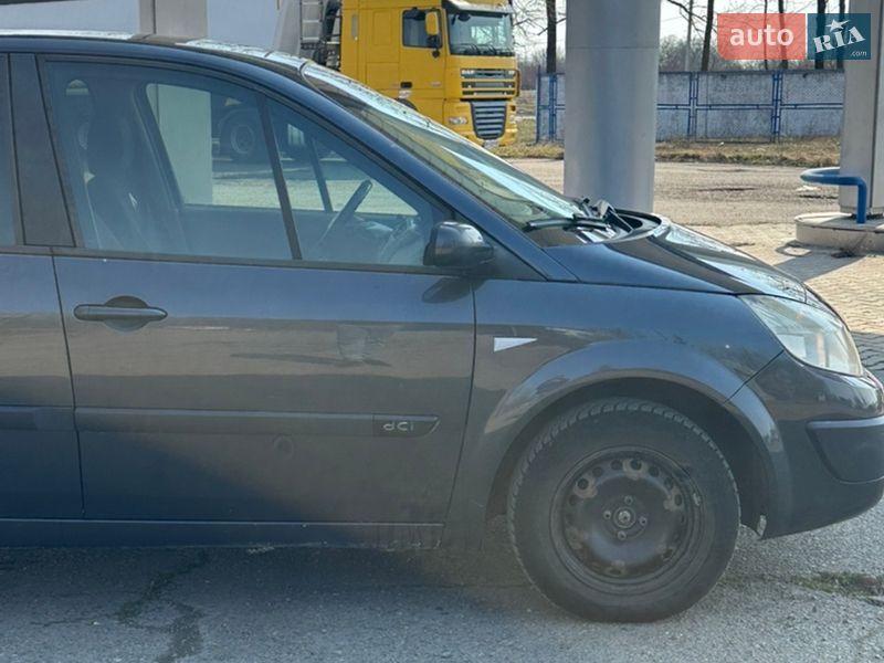 Мінівен Renault Scenic 2006 в Хотині
