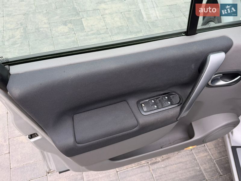 Минивэн Renault Scenic 2007 в Луцке фото 12 Минивэн Renault Scenic 2007 в Луцке