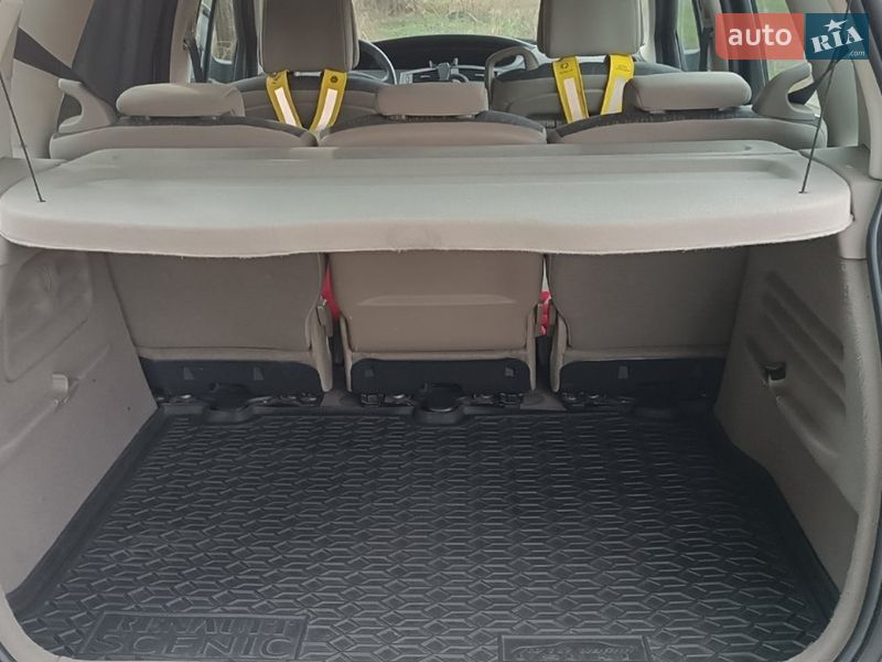 Минивэн Renault Scenic 2005 в Нетешине