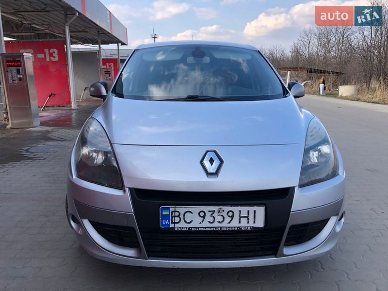 Мінівен Renault Scenic 2011 в Рівному