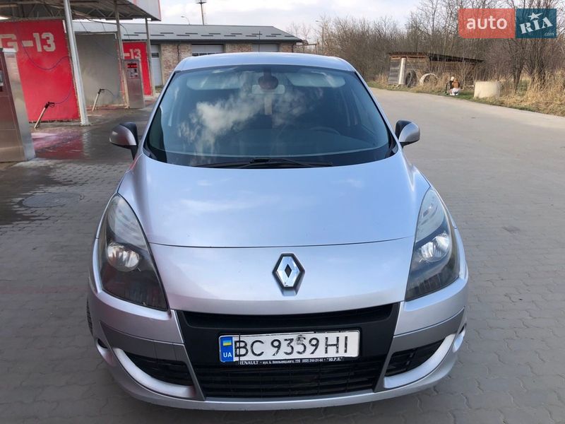 Мінівен Renault Scenic 2011 в Рівному