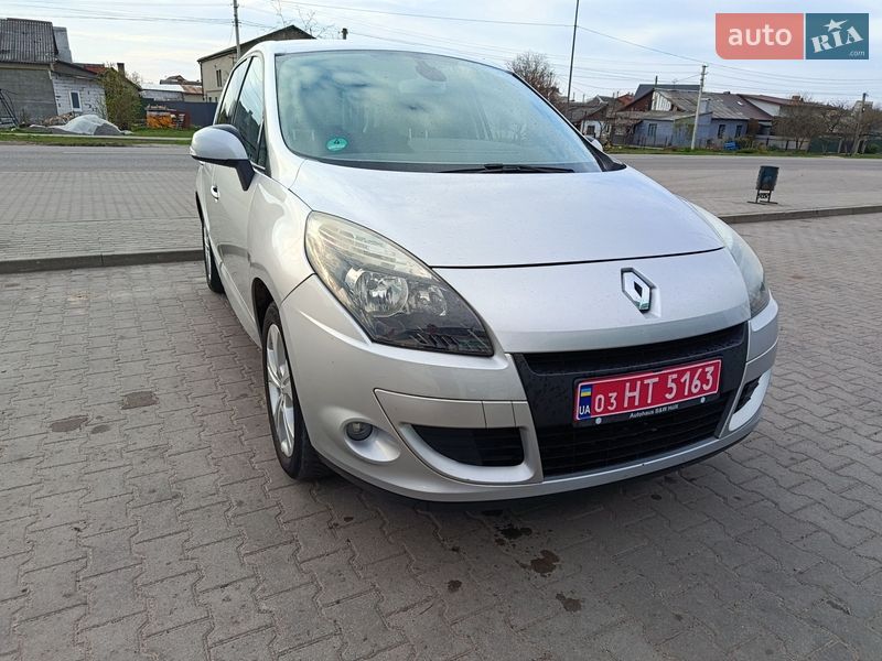 Мінівен Renault Scenic 2010 в Нововолинську